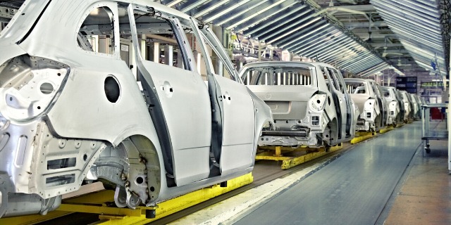 Industria Automobilística cresce, mas se recente da falta de insumos