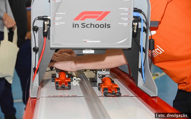 ArcelorMittal Tubarão patrocina equipe na final da F1 in Schools