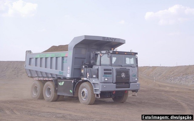 Caminhão elétrico em mineração em Minas Gerais