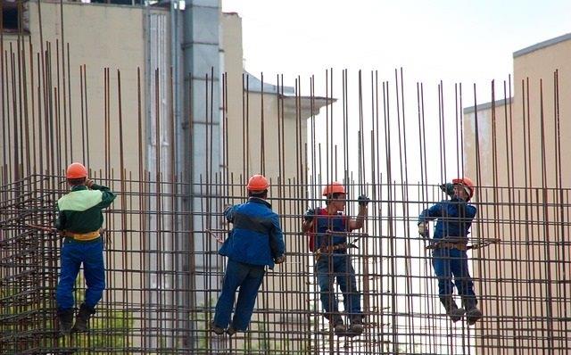 Crescem os empregos no setor da construção civil