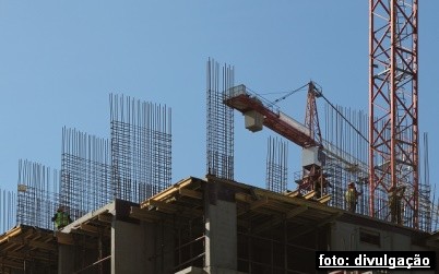 Queda na confiança da indústria da construção em 2025