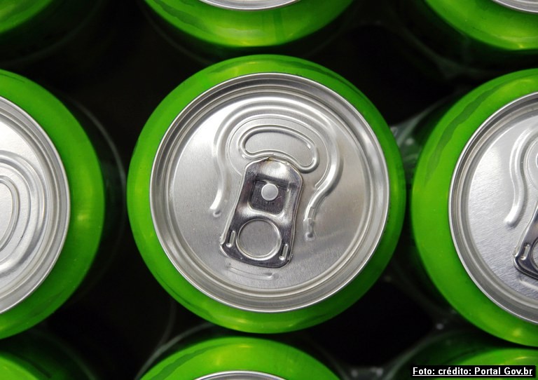 Economia Circular: Latas de Alumínio