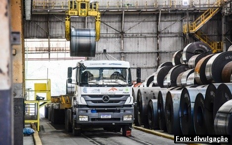 ArcelorMittal testa o uso de caminhão autônomo
