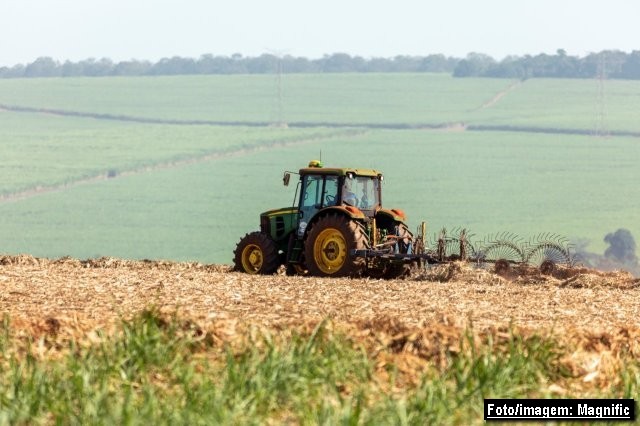 Agro forte no campo, fraco nos investimentos
