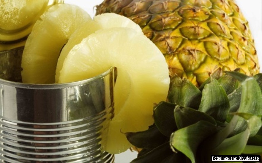 Frutas em embalagens de aço